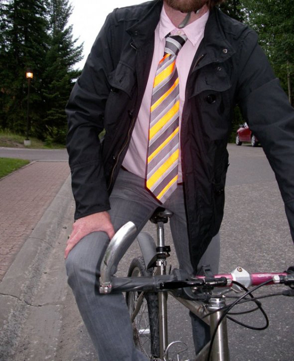 讓你安心上路的單車反光領帶