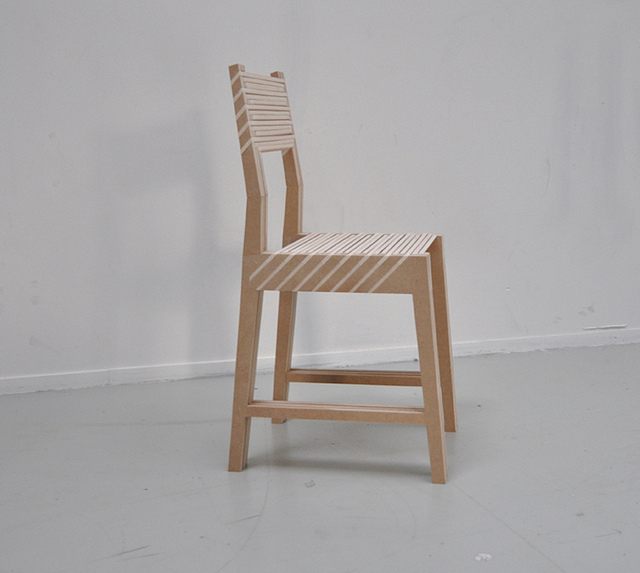 看這張魔術椅如何一張變三張