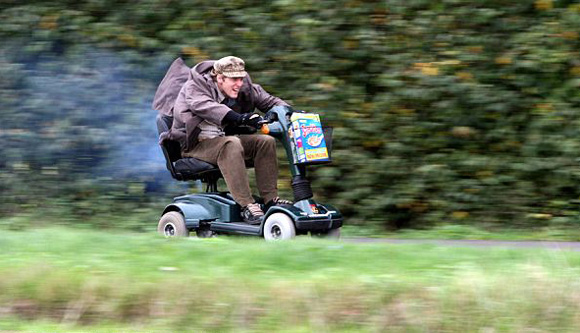 世界上跑最快的......老人電動代步車？！