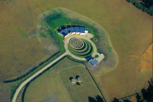 和外星人無關的麥田圈住宅「Earth House」