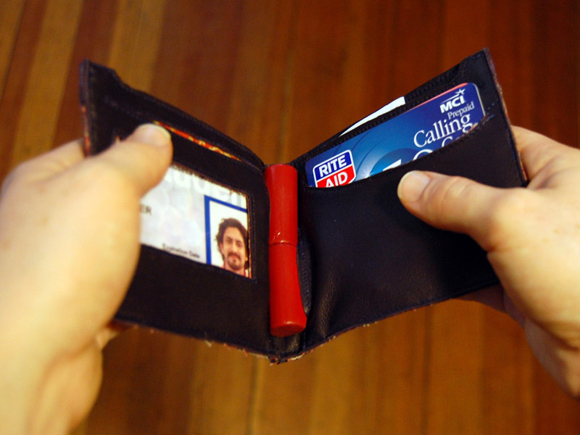 一塊錢打二十四個結的智慧型皮夾