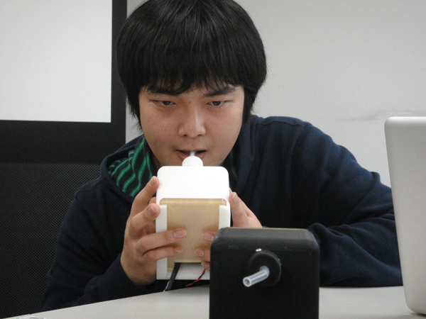 比安全之吻還犀利！喇舌不求人的好發明（誤）