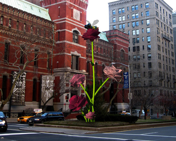 大驚！紐約街頭出現巨大玫瑰？！