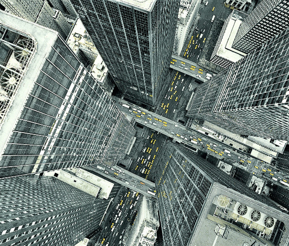 讓人不禁想起「全面啟動」的史詩攝影