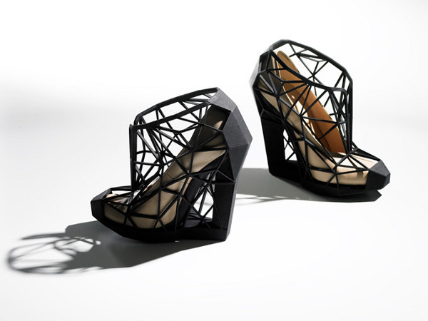 一雙女神卡卡可能會很愛的怪怪高跟鞋！