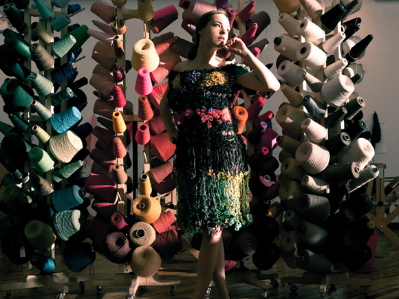 橡皮人魯夫看了都要甘拜下風的「橡皮筋洋裝」