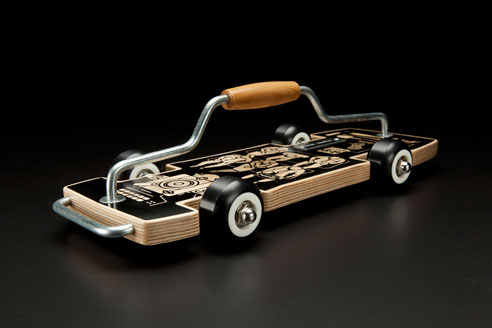 這台滑板很像車，還是要說這台車很有滑板風？