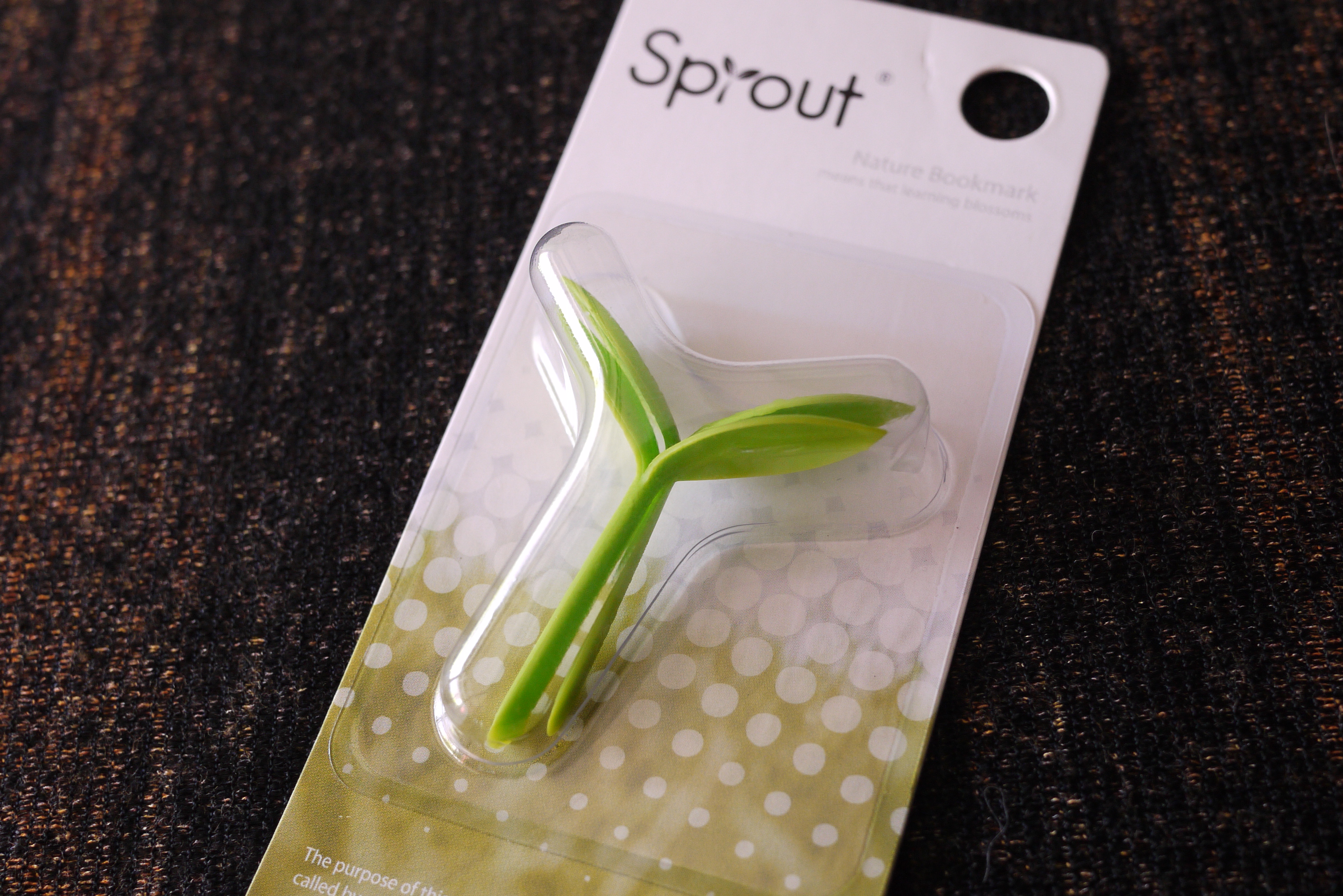 寬與深的樹苗開箱智慧：小樹苗書籤開箱文