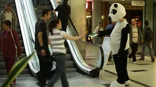 [廣告創意]WWF的街頭傳說：效果最好的"1"張傳單