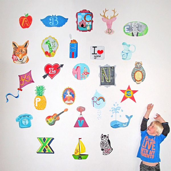 比乖寶寶貼紙還吸引小孩的童趣壁貼「Sticky Tiki」