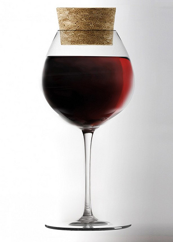 這是藉機喝酒的好機會，這些紅酒杯我都要喝一遍！