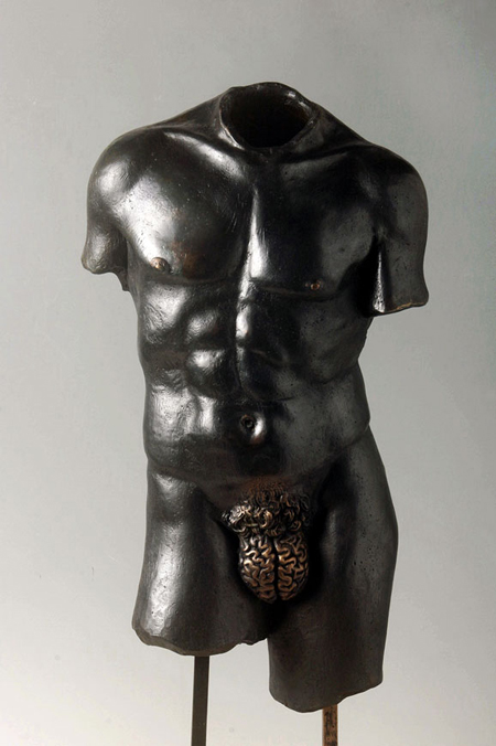 充滿暗喻的雕塑作品，話還是不要說太白的好