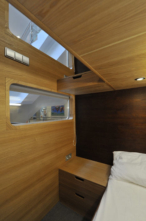 dezeen_Sleepbox-by-Arch-Group_04