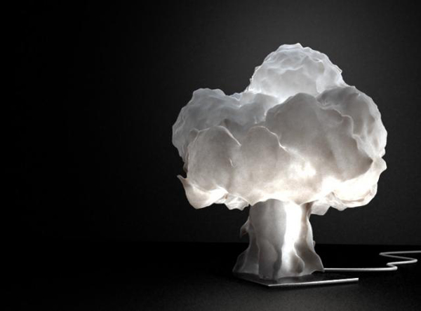 好看又發人深省的蕈狀雲造型桌燈