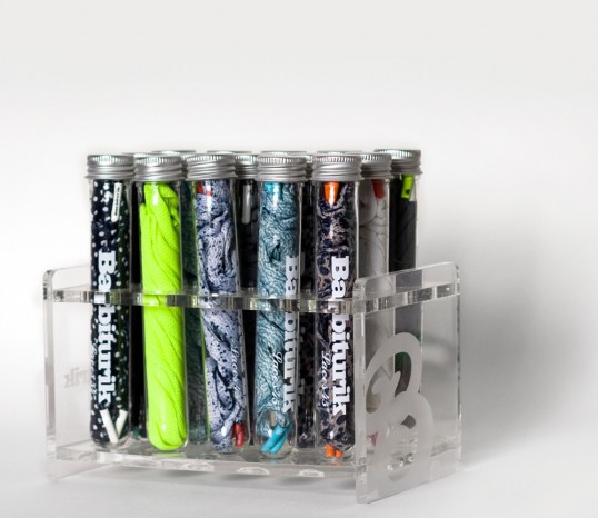 服務生，太空漫步Barbiturik試管酒來兩手！