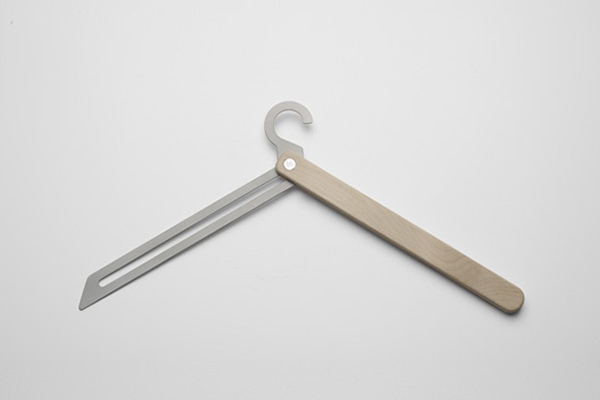 不只是耍狠！伸縮自如的剃刀衣架