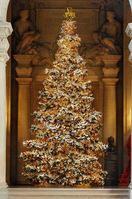 充滿愛與希望的千紙鶴聖誕樹