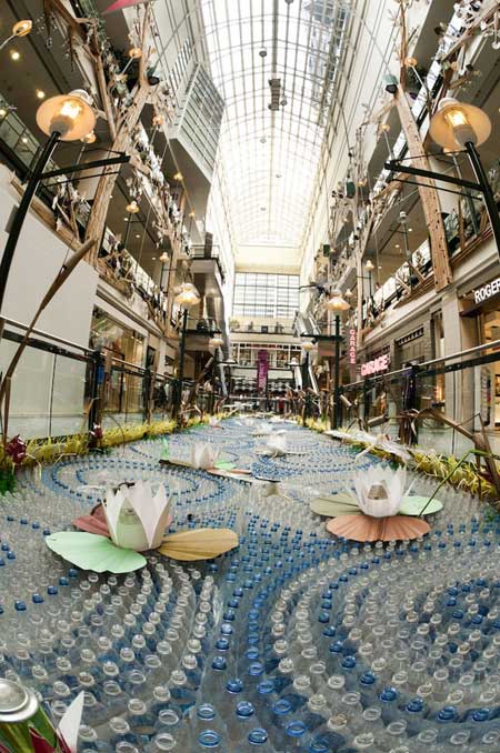 廢物利用的極致！回收物做成的大池塘