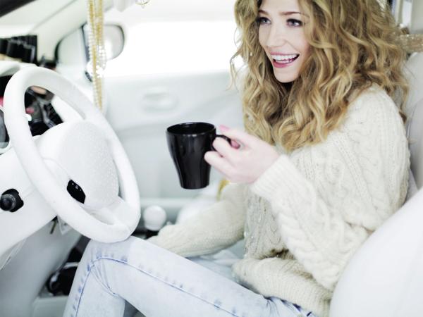 內部改裝大車拼！Renault Twingo變身行動藝術空間