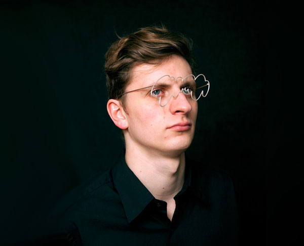 塗鴉亂畫的潦草眼鏡，讓你輕鬆看世界