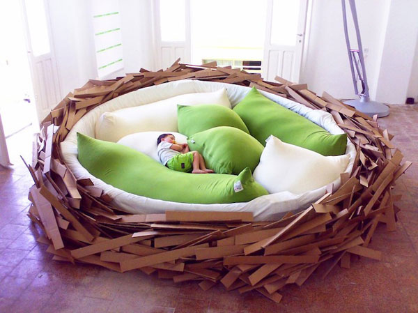 http://image.damanwoo.com/files/img/daman/grandaddy/Human_Birdnest_1.jpg