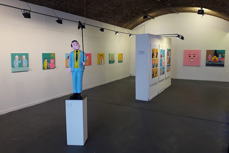 西班牙荒誕諷喻畫家 Joan Cornellà 再度來台開展！《I’m Full of Shit 2019》數十件新作與雕塑揭示人性黑暗面