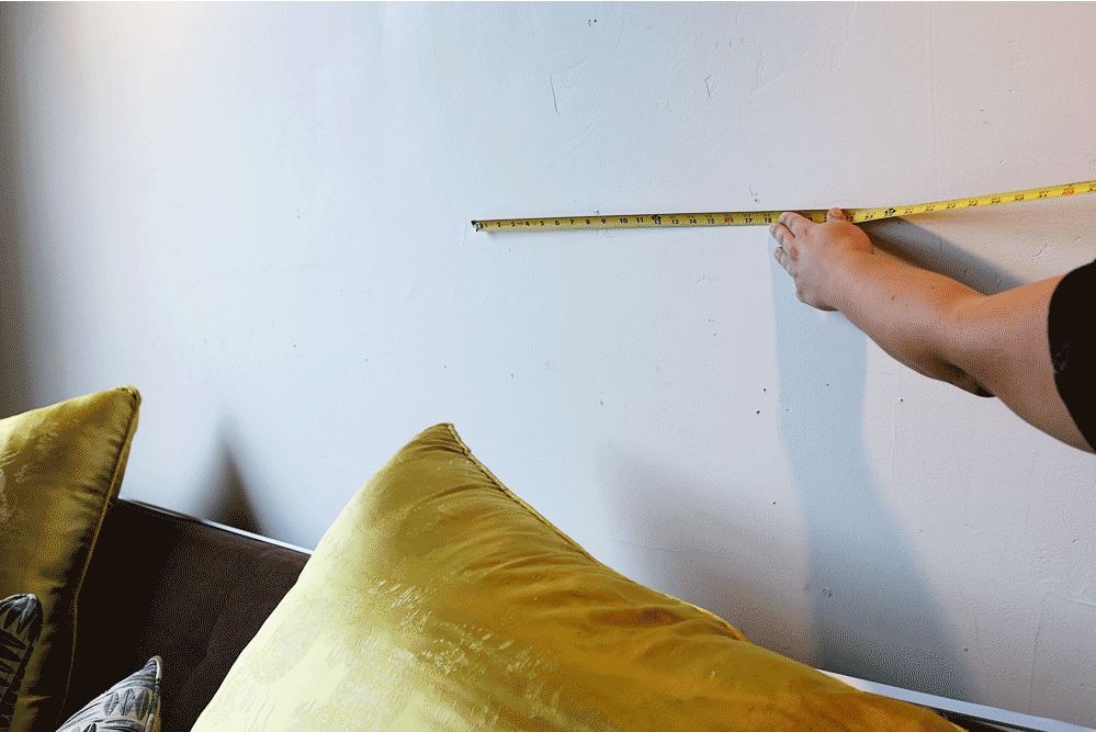 【DIY OK】便宜又快速！利用塑膠條自製你的相片牆