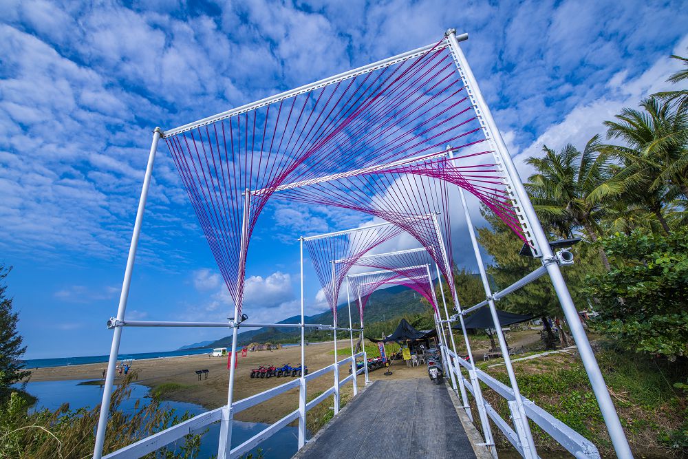 屏東看海美術館！「2020落山風藝術季」34組作品亮相海口小鎮