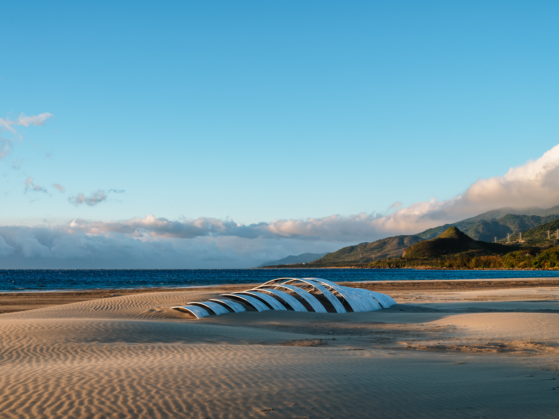 屏東「2023落山風藝術季」作品亮點!療癒阿Q裝置、破風者號等17位藝術家創作