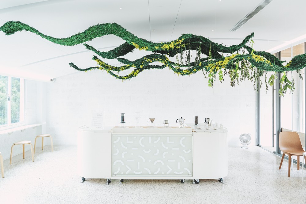 新竹春室X興波咖啡SimpleKaffa聯名展覽!《玻°C一波°C》結合冠軍咖啡、玻璃創作展覽