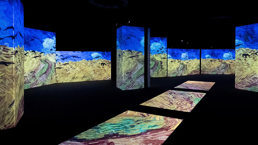 《再見梵谷-光影體驗展》移師高雄!新增瑰麗「紅色藝廊」經典畫作、空間更高大,3000 幅作品新面貌登場