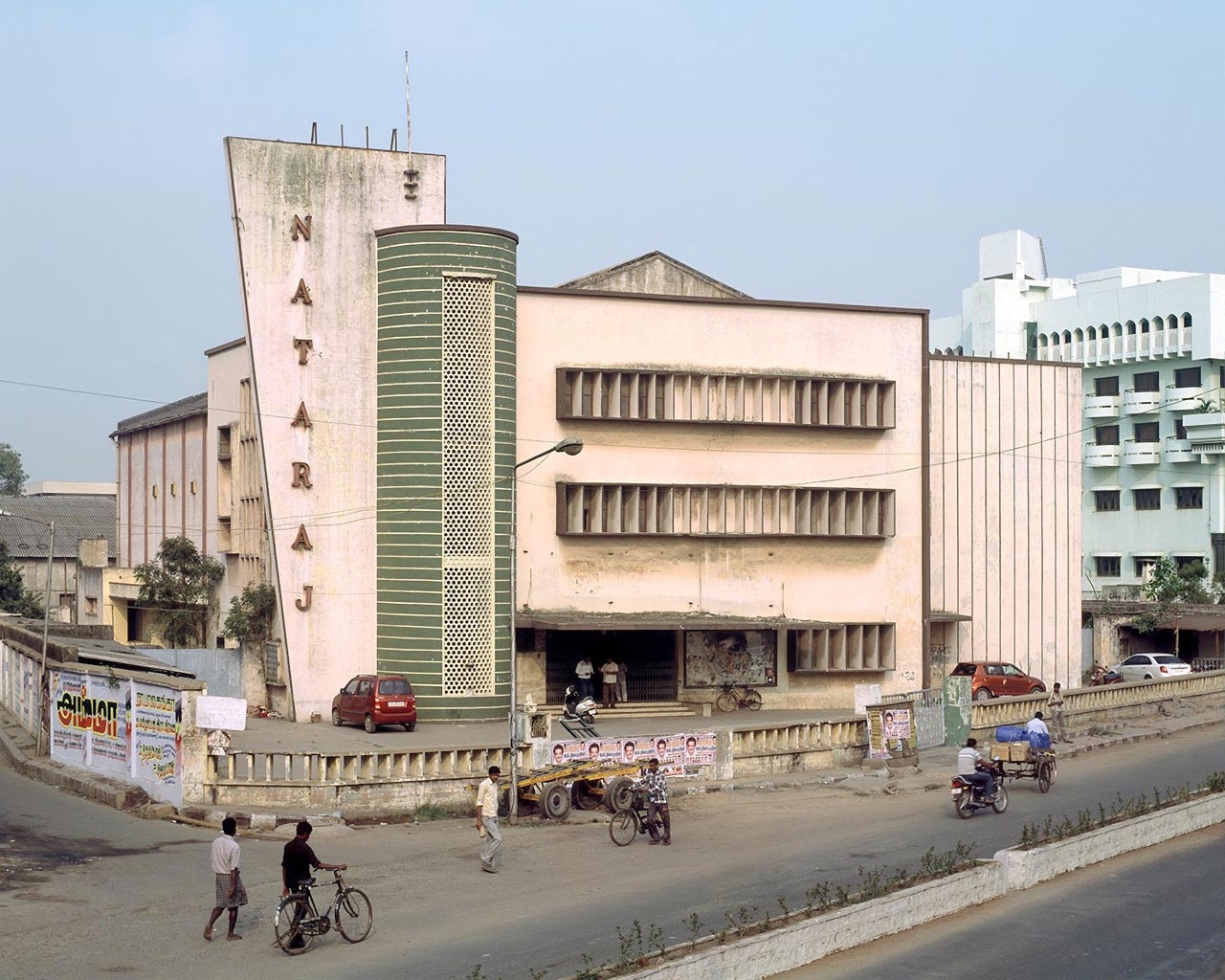 繽紛混搭的電影院建築！德國攝影師Stefanie Zoche捕捉南印度特色影城