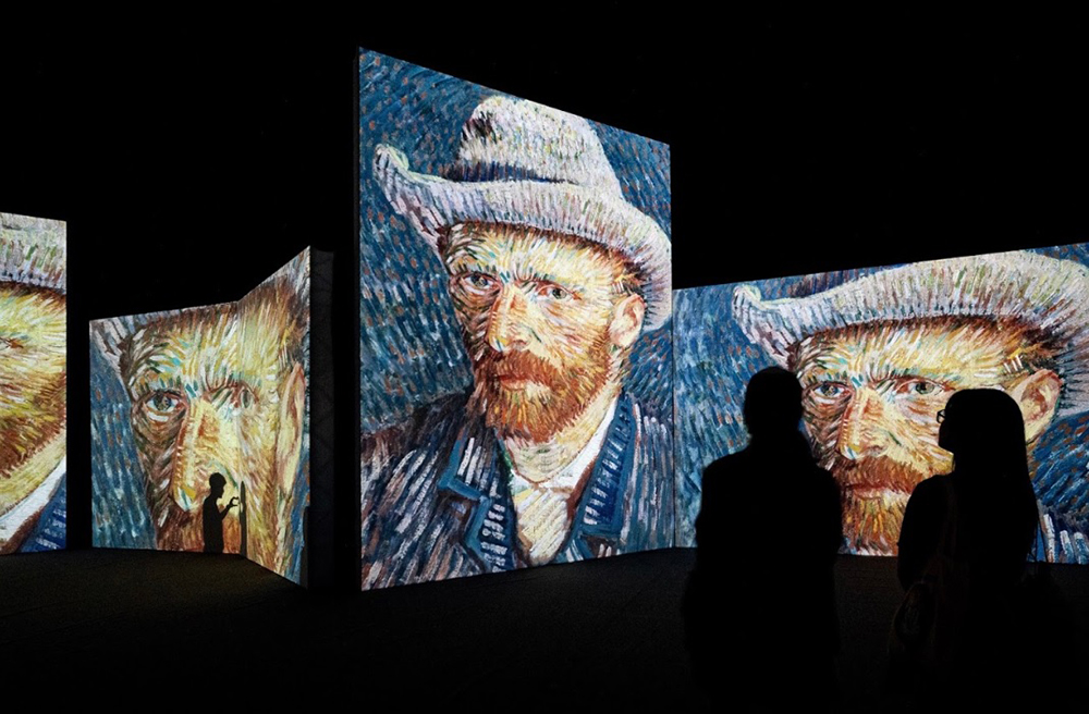 《再見梵谷-光影體驗展》移師高雄!新增瑰麗「紅色藝廊」經典畫作、空間更高大,3000 幅作品新面貌登場