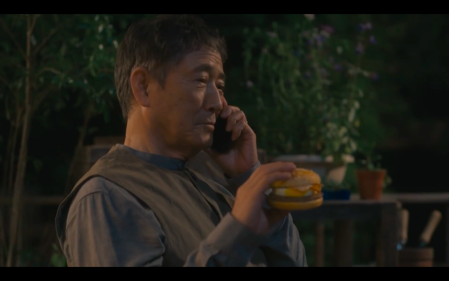 日本麥當勞「月見」中秋節暖心廣告！傲嬌老爸與女兒借著滿月傳遞思念情感