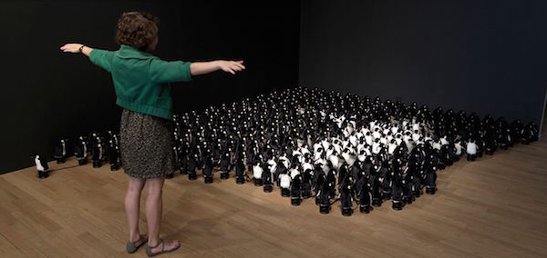 《Penguins Mirror》企鵝的波浪舞與華麗轉身