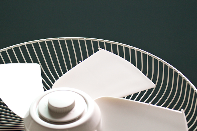 【生活玩物】美麗又省電的極簡風,±0 正負零 Aileron Fan 直流變頻電扇在細節處用心設計