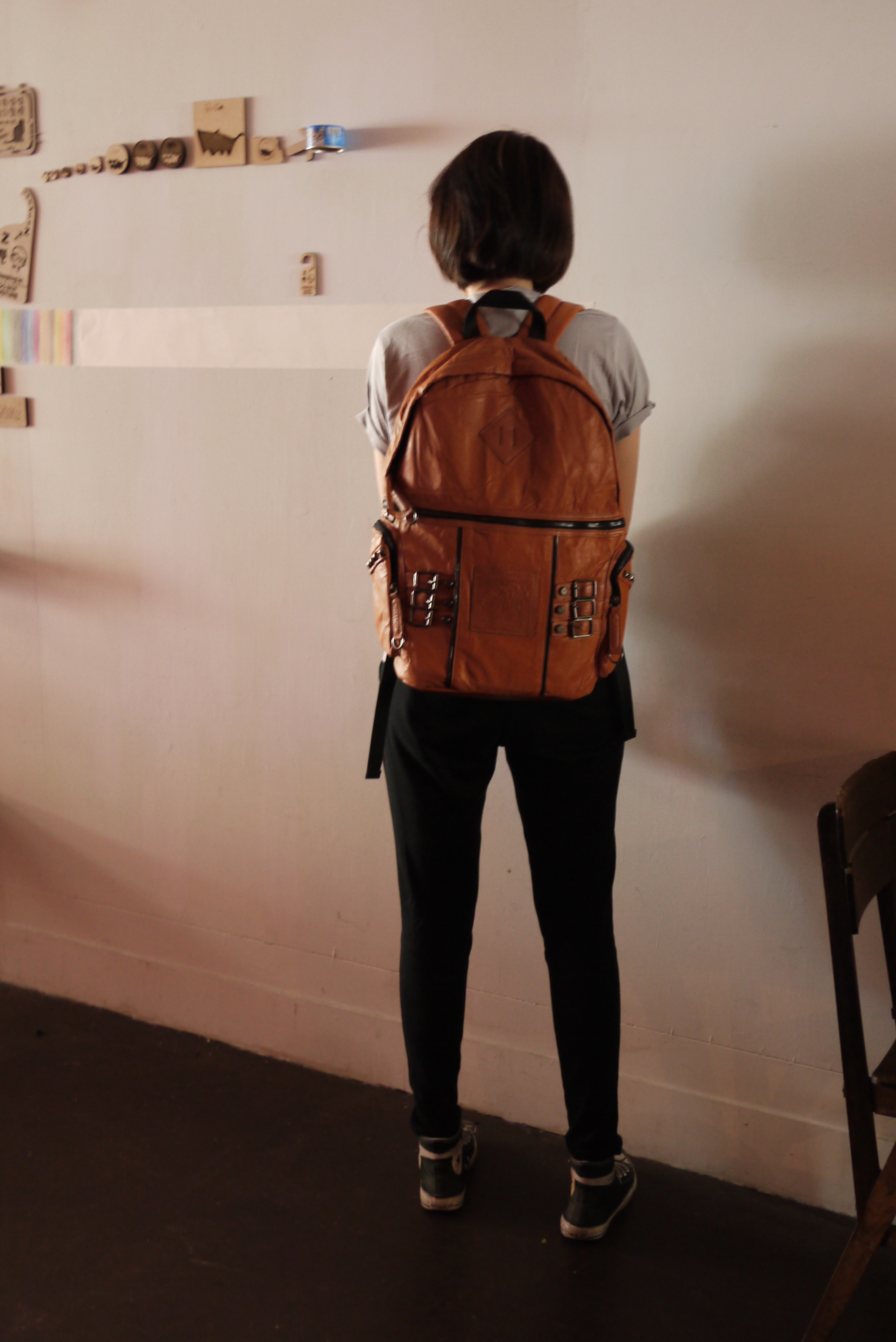 【開箱】揹起皮革質感的包包輕鬆走跳，MxM木村原宿仿皮雙肩包