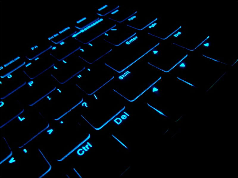 MAC或PC都能享受的鋁合金發光鍵盤 DEMON ART