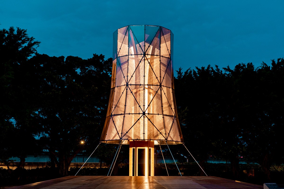 北美館X-Site《爆炸容器》感官裝置藝術！光影、聲音、觸覺共振的超現實造型塔