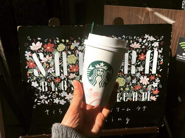 高手果然在民間啊！日本星巴克黑板畫掀起浪漫熱潮