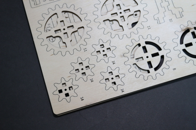 【DIY OK】UGEARS 木製機械玩具,看著親手組裝的齒輪運轉就是爽快!