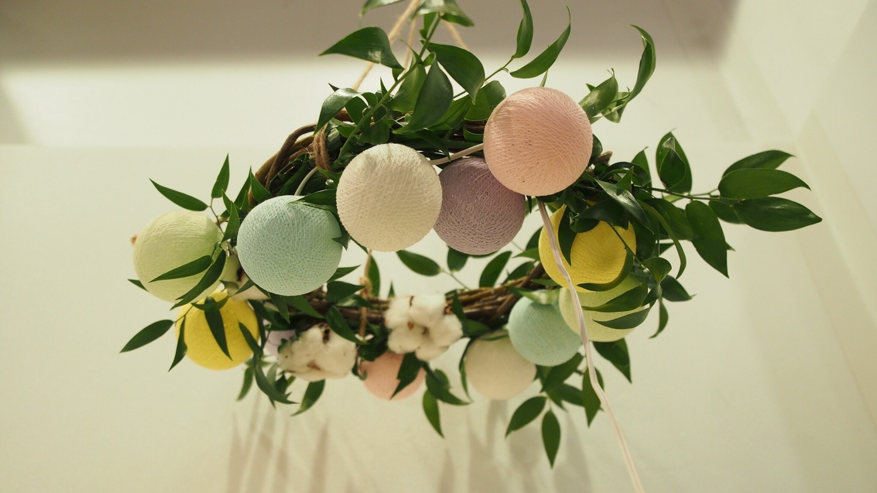 是燈是花也是禮，棉球燈捧花滿足女孩們的少女心大噴發