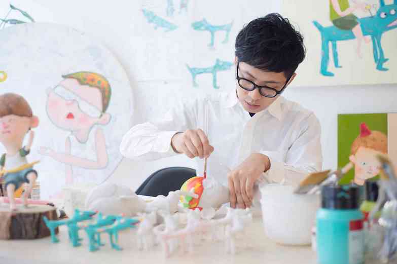 自由穿梭「藝世界」,跨界創作不設限! 歷練超過 12 年的非典型插畫家林彥良