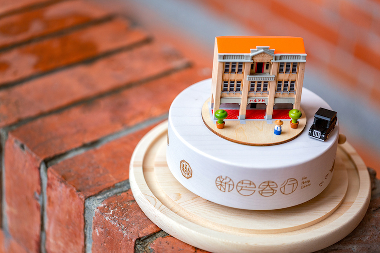 大稻埕紅磚老洋房再一開放！新芳春茶行以茶為主題，融合老屋修復、展覽、書房詮釋百年台茶飄香歷史