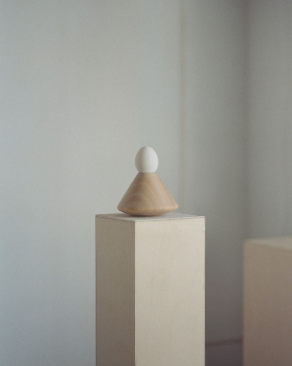 台北鬧空間《蛋架發表免責聲明2.0》趣味展覽！工業設計師陳亮融挑戰微妙的危險張力