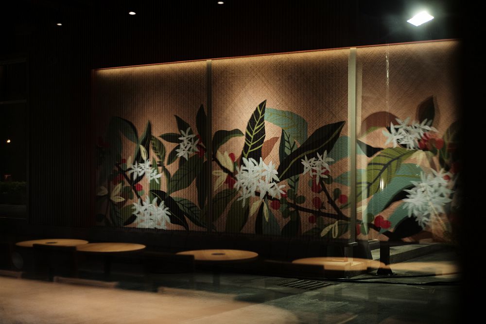 全台6間星巴克特色門市!以菸樓壁畫、戲曲格柵等在地文化為空間設計元素