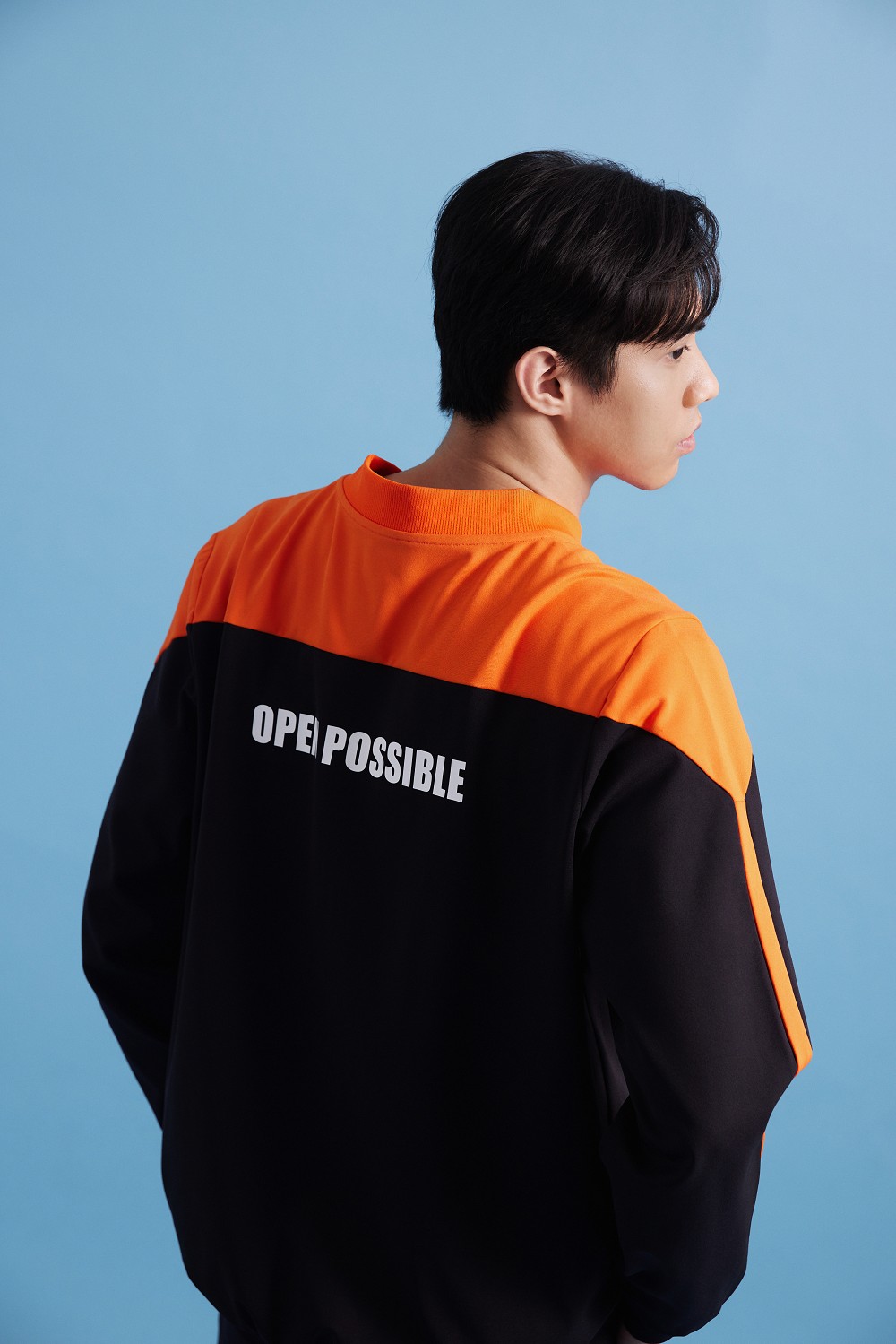 台灣大哥大門市全新制服設計！APUJAN操刀融合科技想像與科幻文學