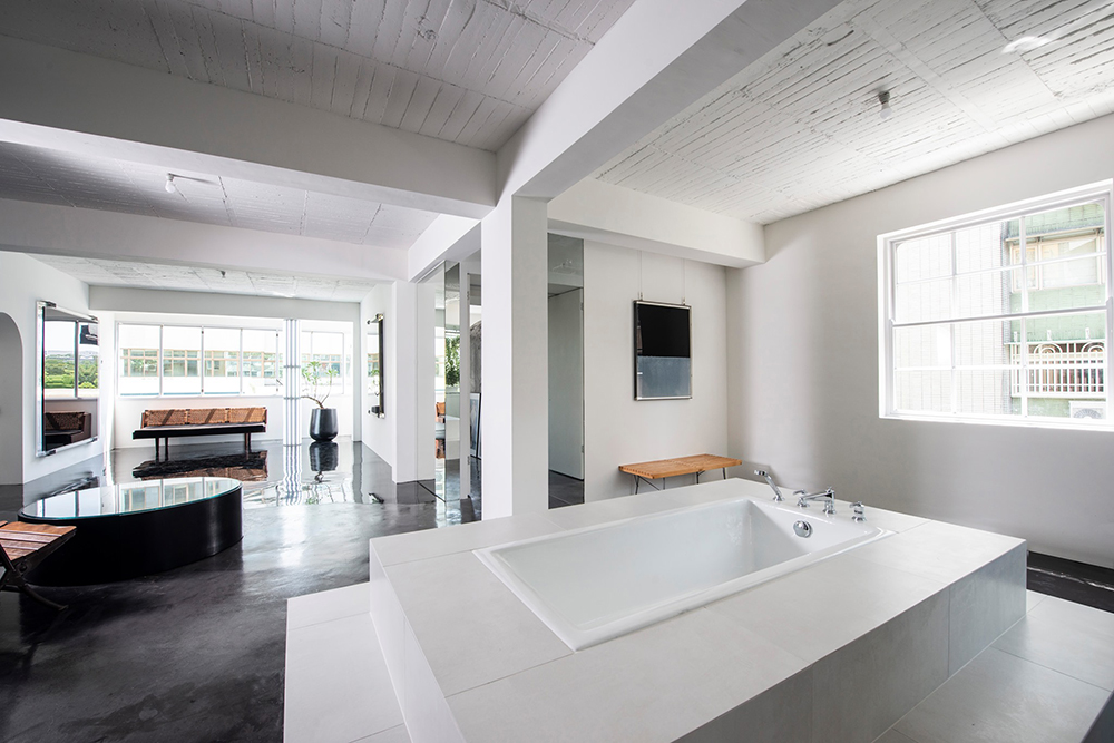 一輩子只能入住一次的旅館「永生旅店 Hotel Yolo」！當代藝術家周世雄的藝廊旅館 ROOM