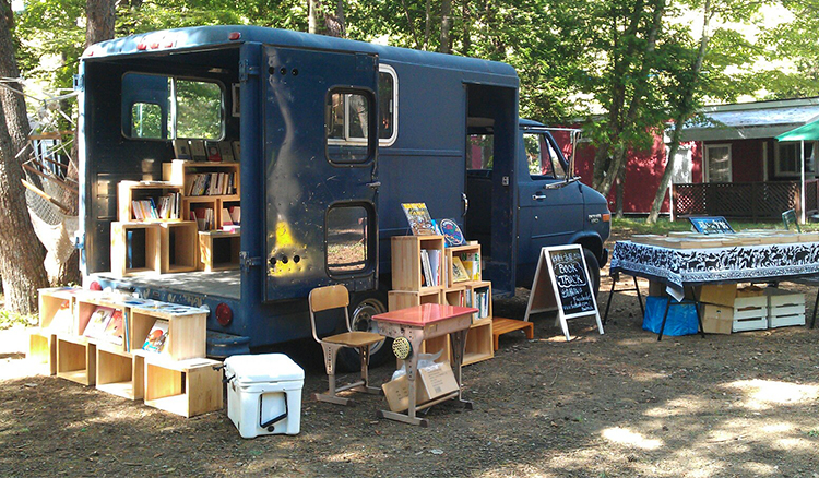 日本街頭出現一卡車的書香浪漫－移動書店 Book Truck 打造迷人的閱讀光景