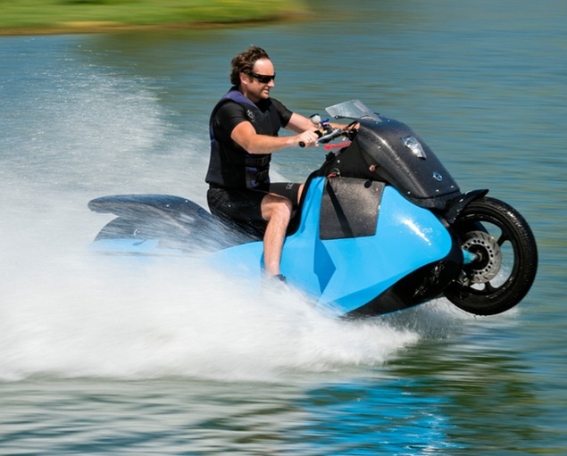 BISKI水陸兩用摩托車，從地平面沿伸到海平線的無限想像